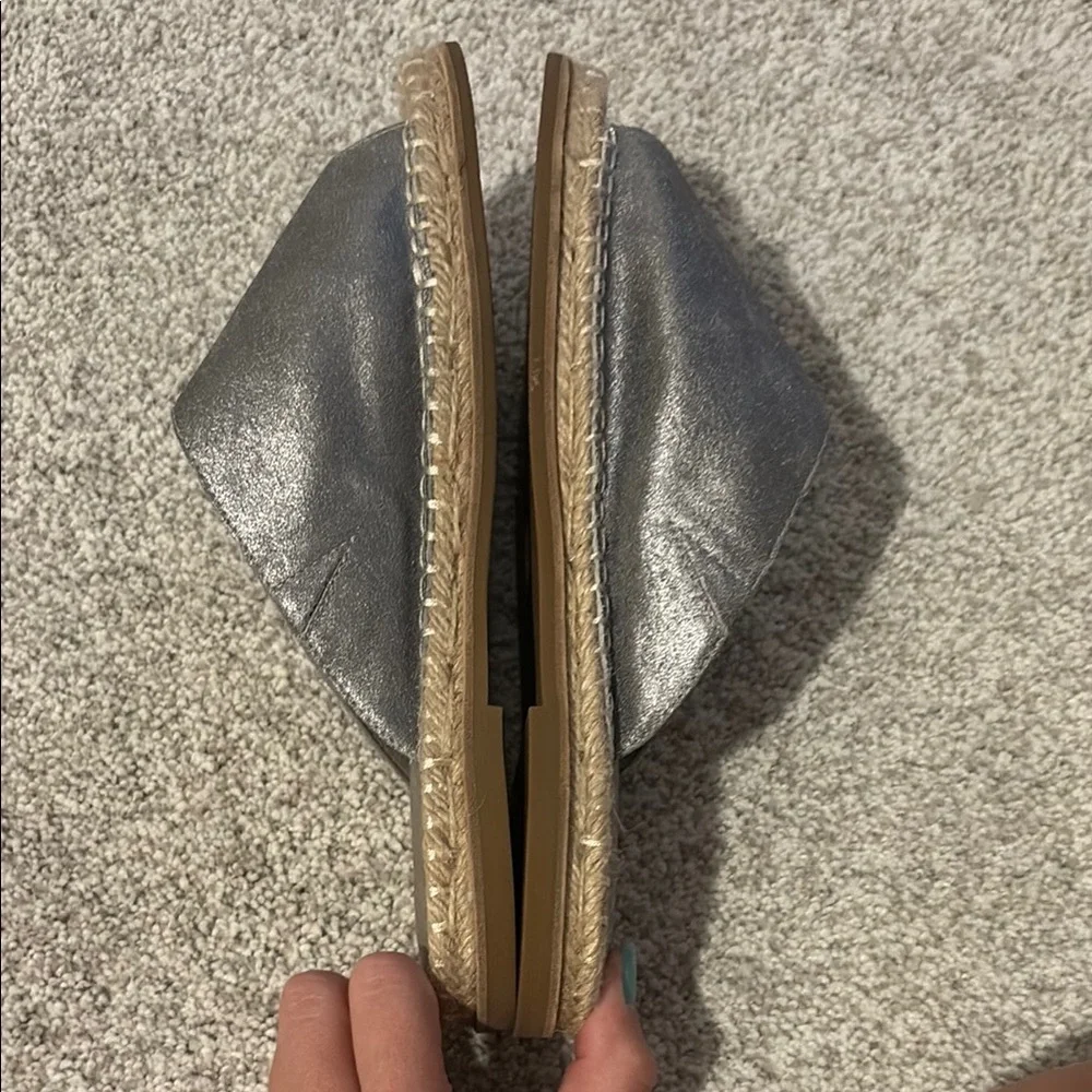EILEEN FISHER MILLY VENUS SILVER METALLIC  ESPADRILLE SLIDE SANDALS. SIZE: 9.5
